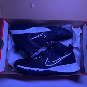 Nike Kyrie Flytrap IV Basketball shoes